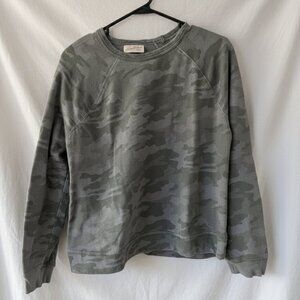 Universal Thread Women's Camo Sweatshirt, Size Large
